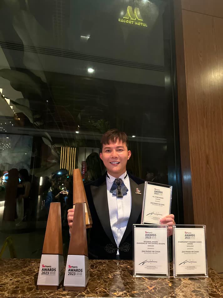Trophies and certificates from the StarProperty Awards 2023